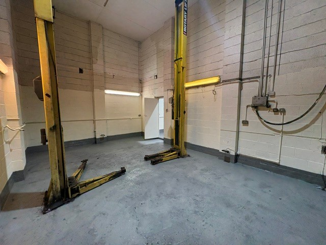 Image for Anvil Garage - Mansfield - Nottinghamshire - NG18