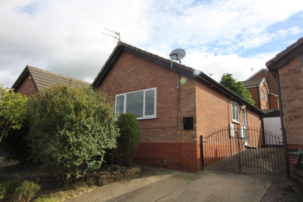 View full details for Derwent Drive - Kirkby in Ashfield - Nottinghamshire - NG17